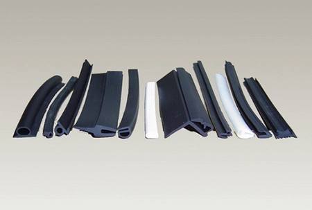 Remplacement de joints usés sur fenêtres en PVC belgique